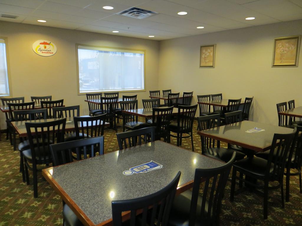 Super 8 By Wyndham Red Deer City Centre Exterior photo