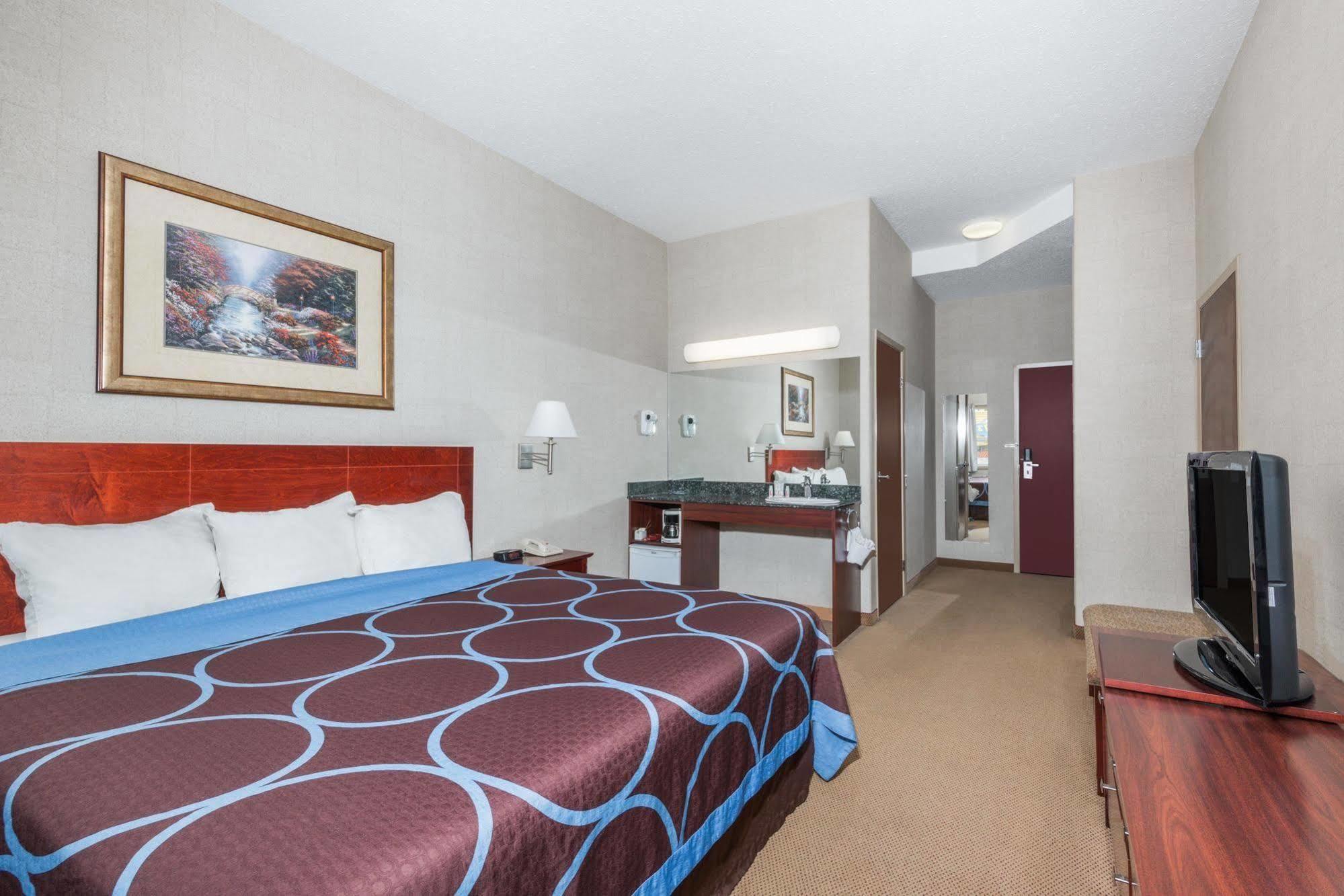 Super 8 By Wyndham Red Deer City Centre Exterior photo
